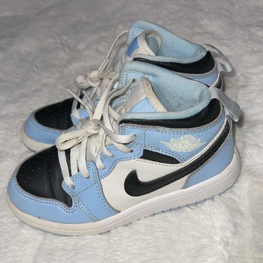Nike Kids Shoes - Light Blue and Black